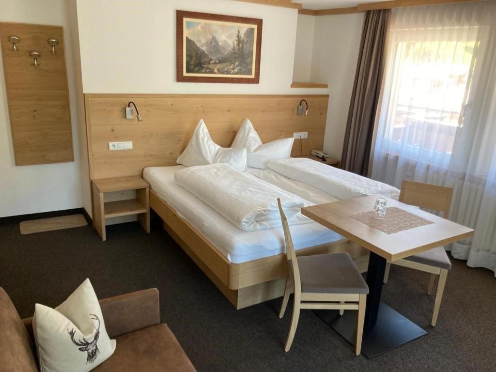 Garni Flurida Bed & Breakfast Selva di Val Gardena Luaran gambar