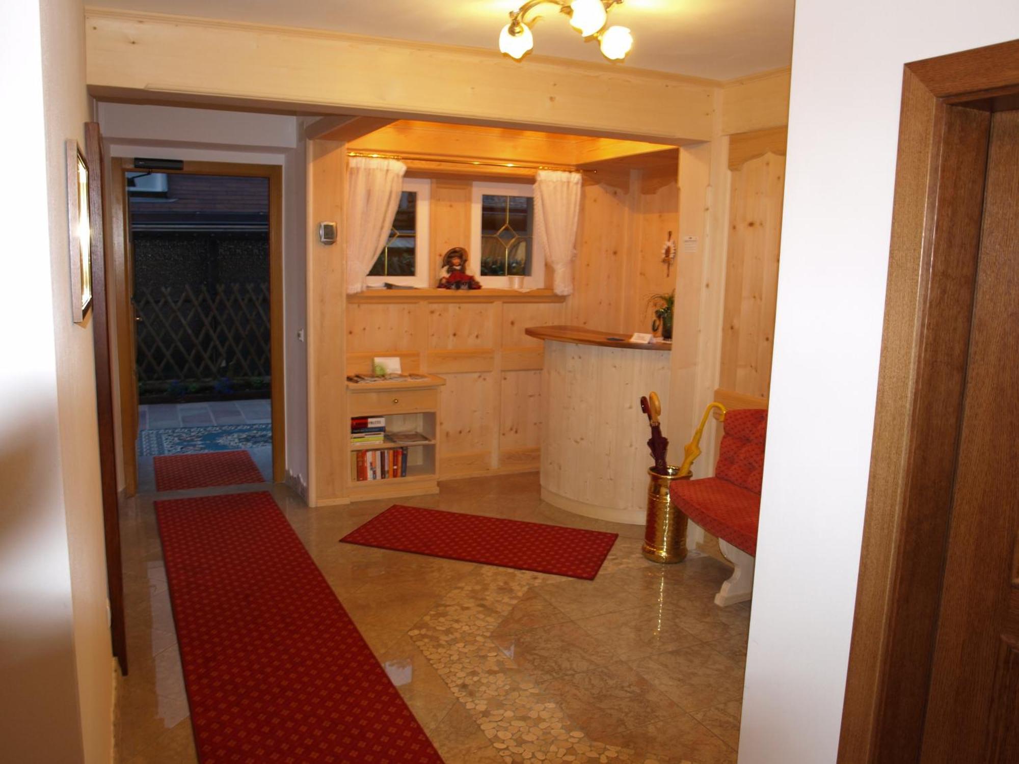 Garni Flurida Bed & Breakfast Selva di Val Gardena Luaran gambar